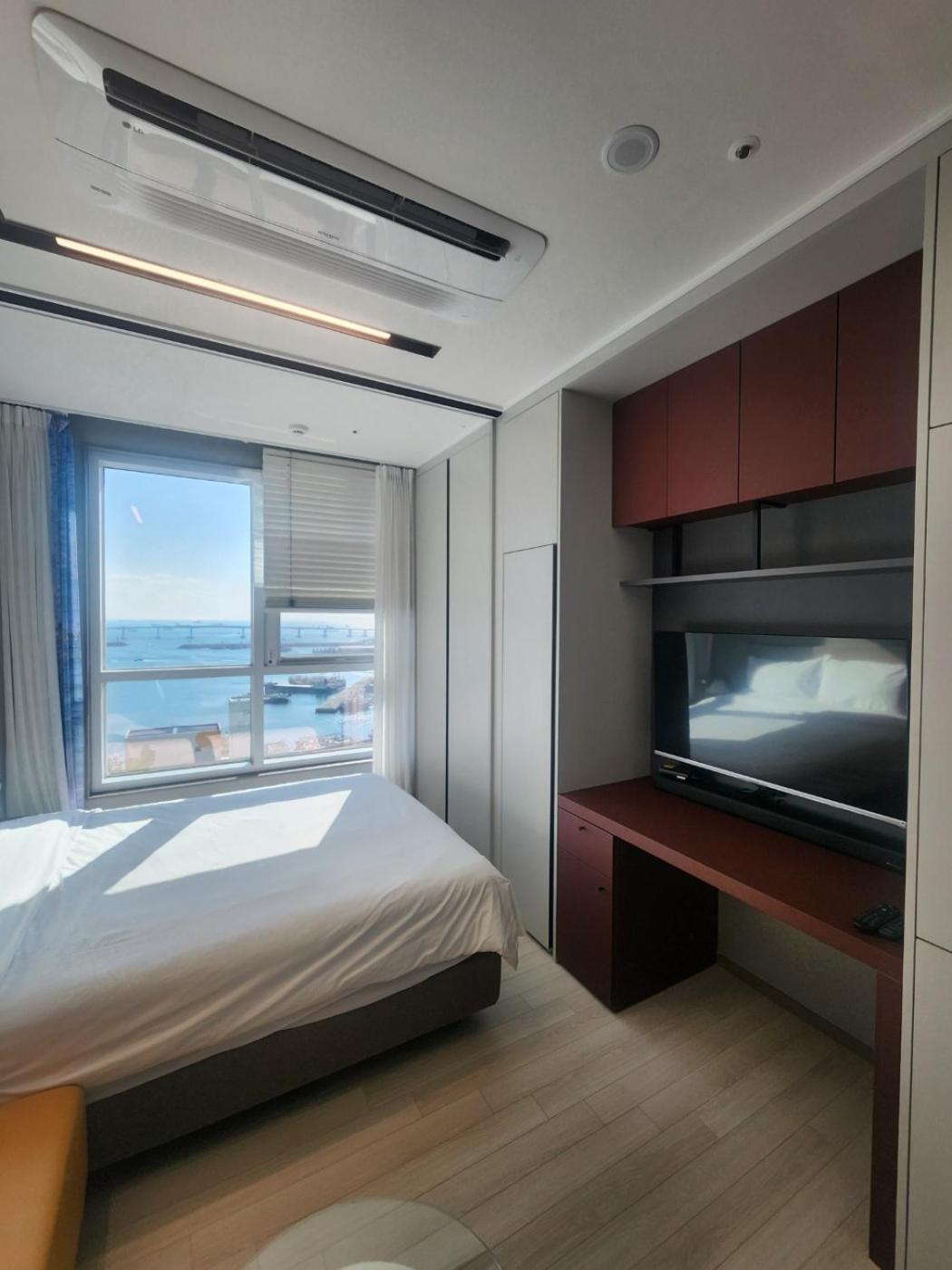 Apartment Brand New With Family